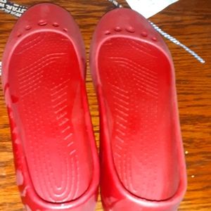 CROCS FLATS SIZE 9 EXCELLENT CONDITION